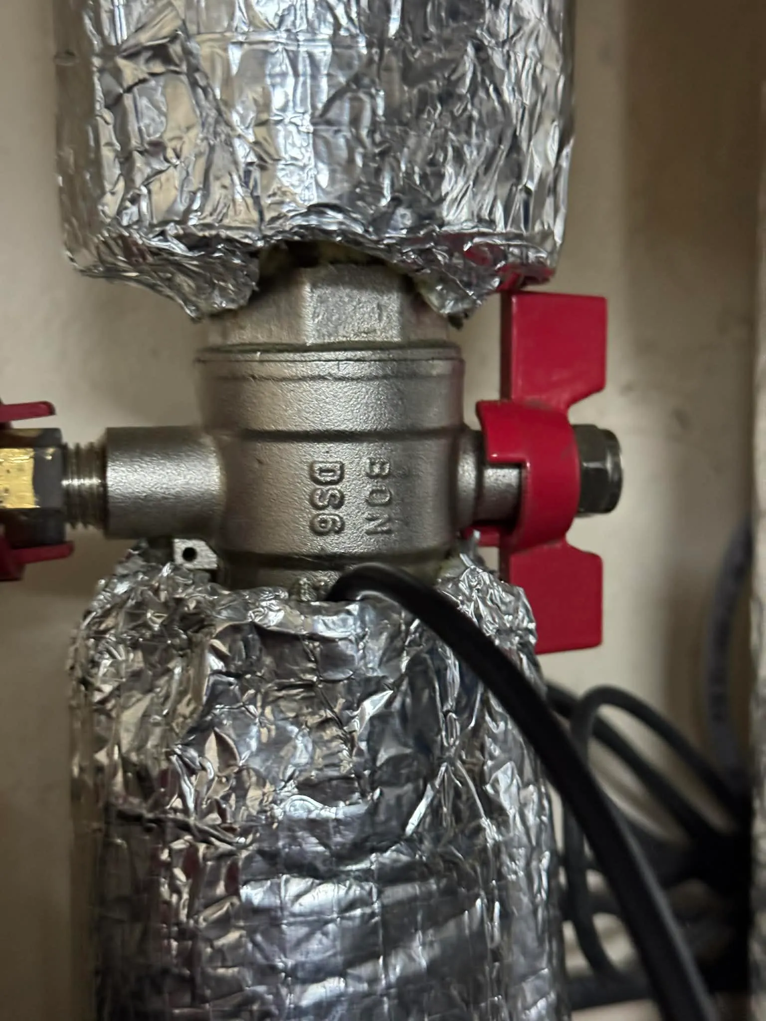 Additional field sensor integrated with heating infrastructure